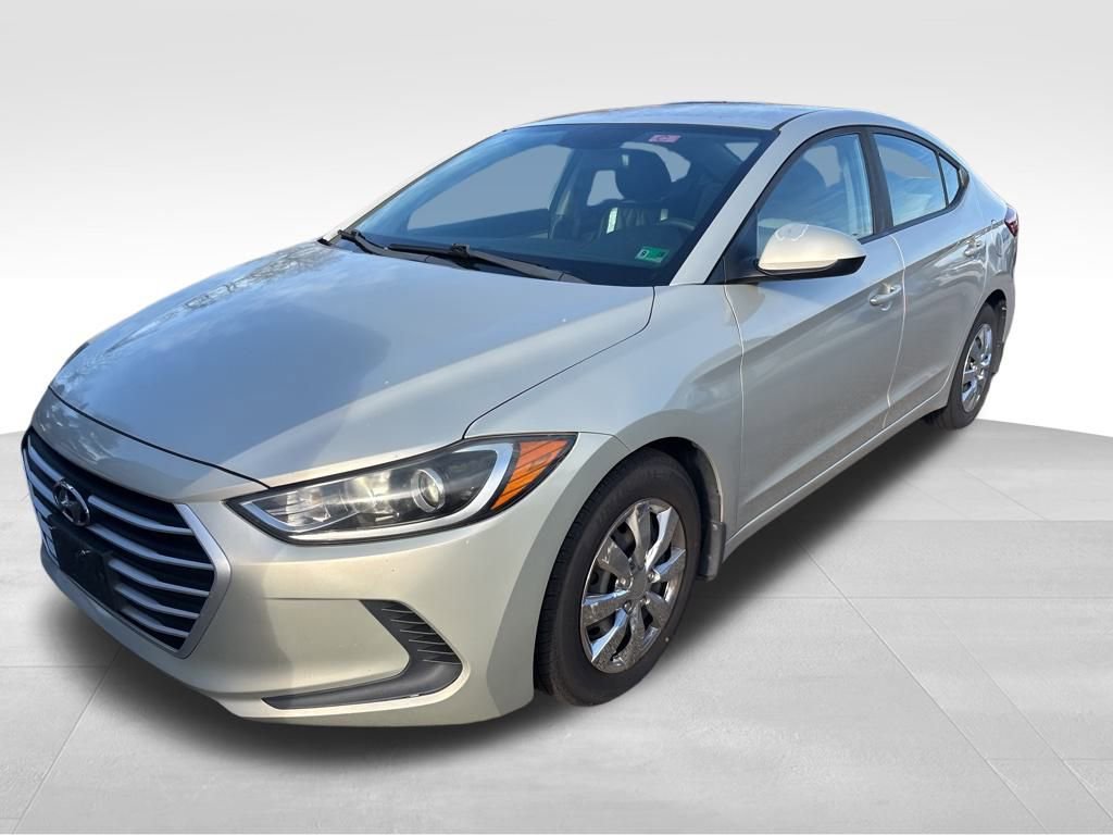 Used 2017 Hyundai Elantra SE image 2