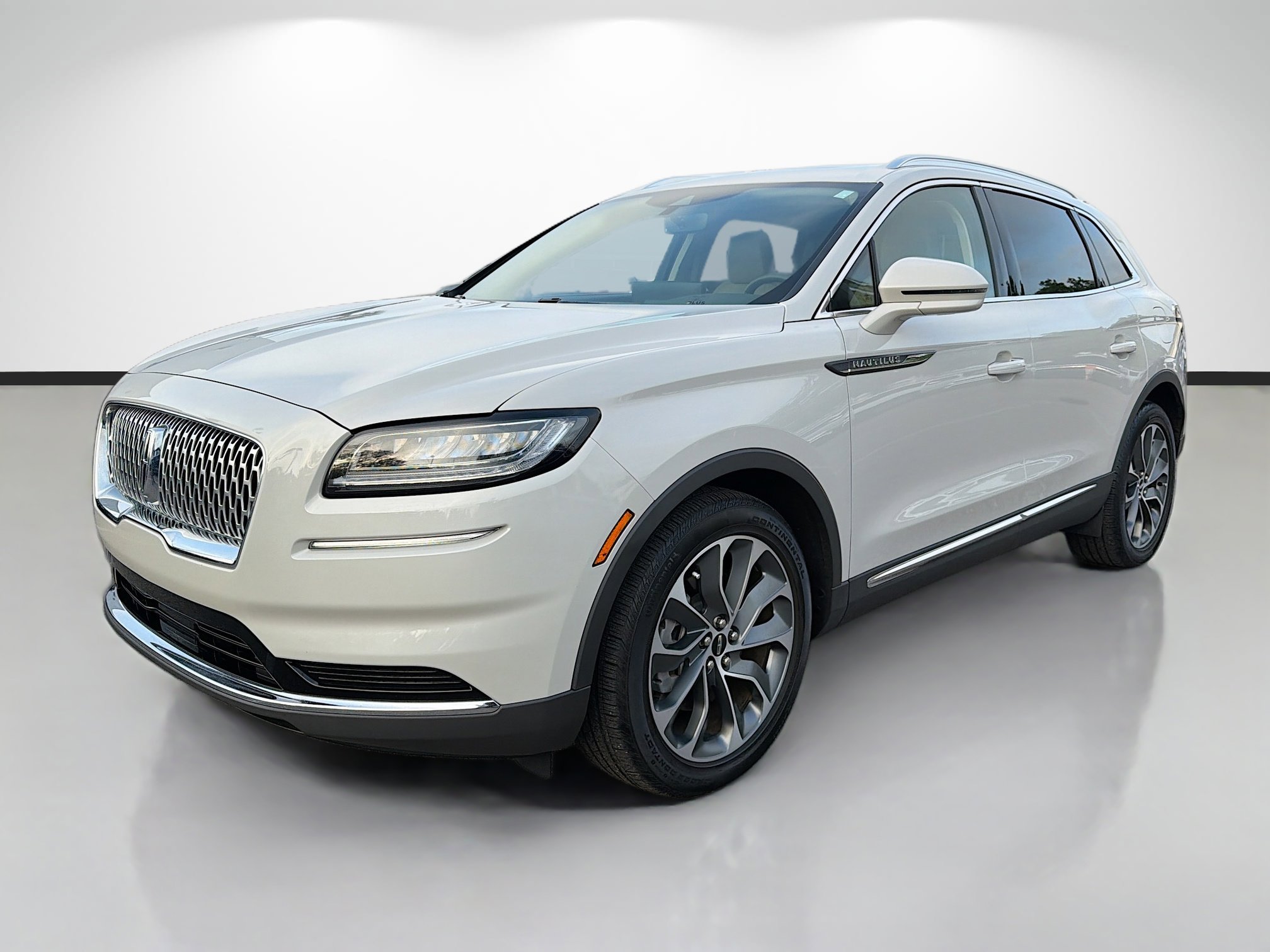 Used 2023 Lincoln Nautilus Reserve image 7