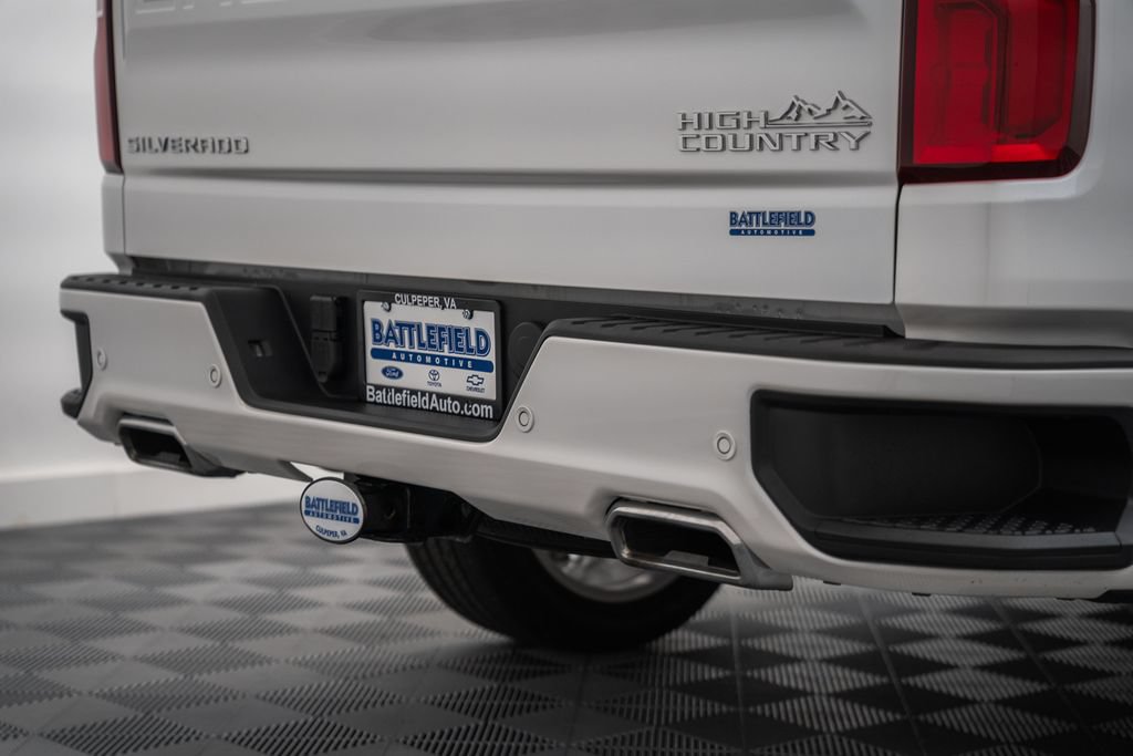 Used 2025 Chevrolet Silverado 1500 High Country AWD/4WD image 10