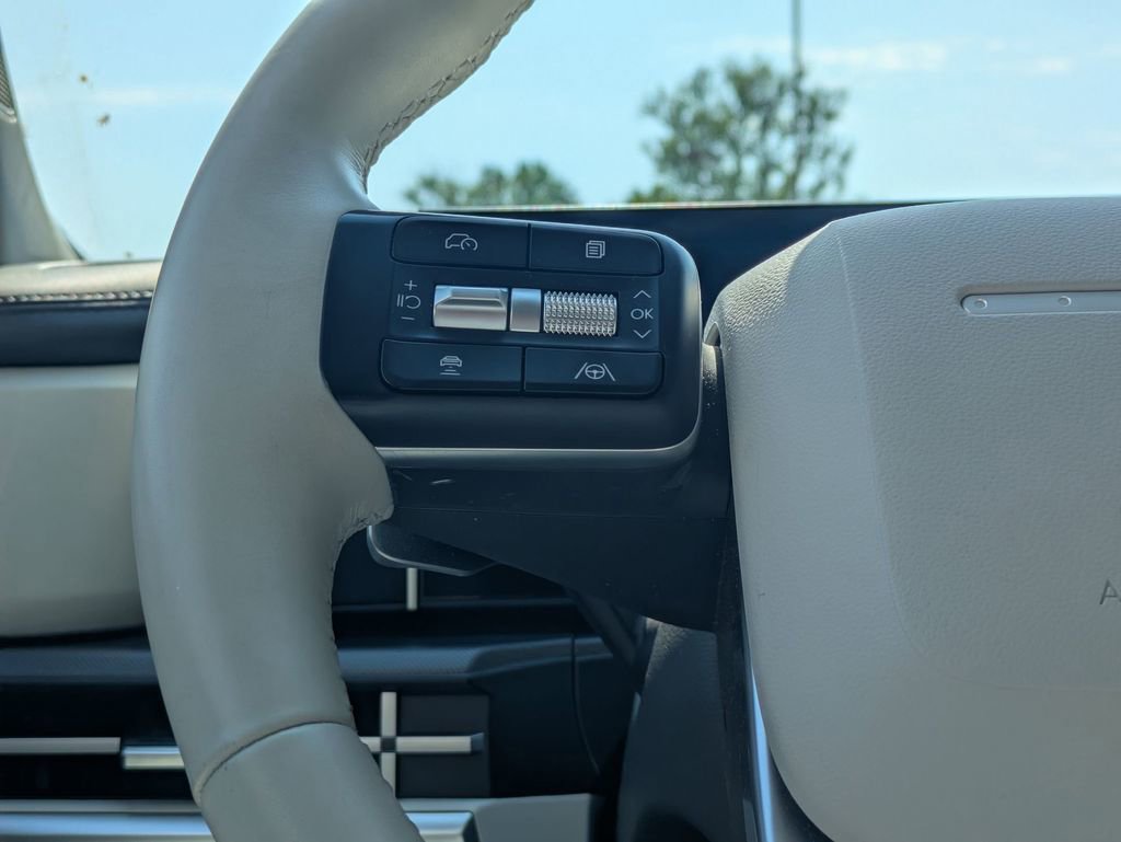 Used 2025 Hyundai Santa Fe SEL AWD/4WD image 22