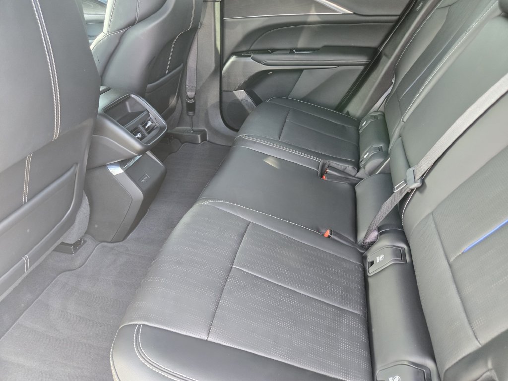 Certified 2024 Cadillac Lyriq Luxury RWD image 21