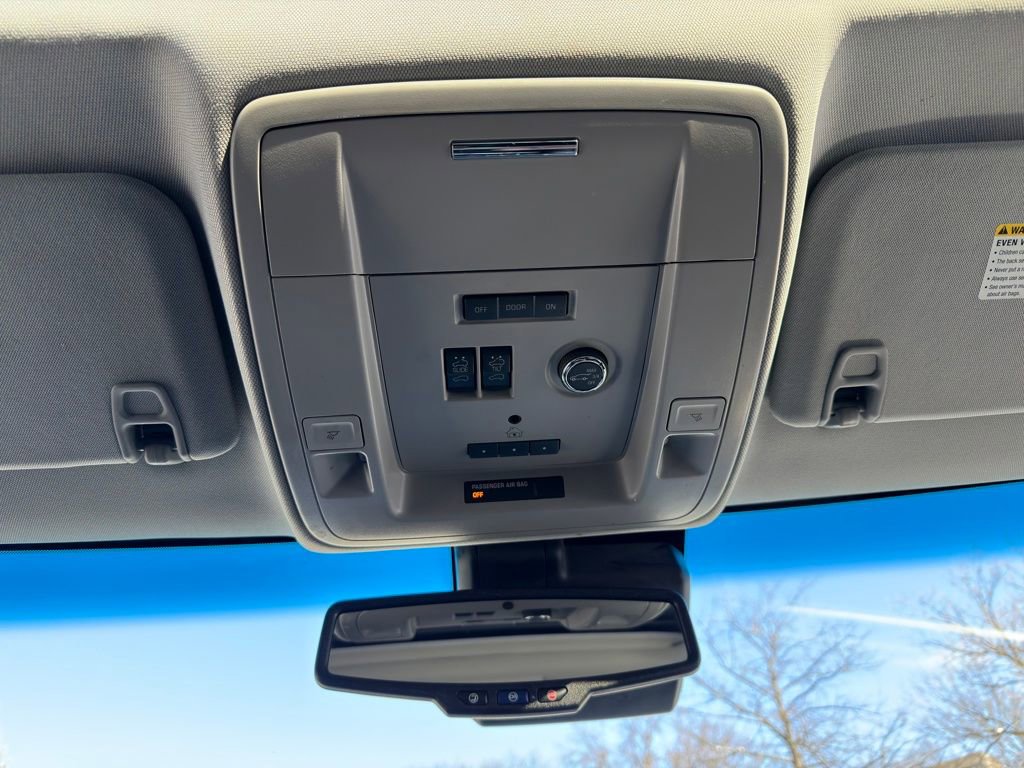 Used 2017 GMC Yukon XL SLT w/ Open Road Package image 22