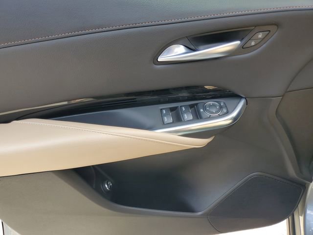 Certified 2024 Cadillac XT4 Luxury w/ Cold Weather Package image 18