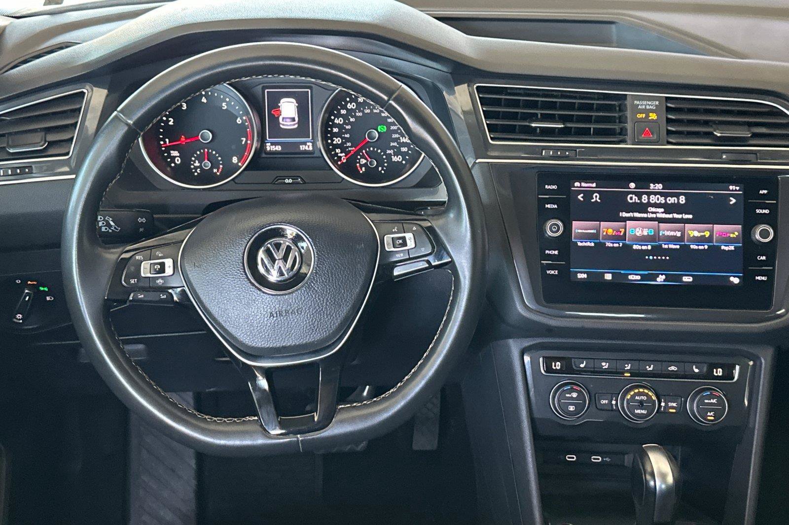 Used 2021 Volkswagen Tiguan SE w/ Panoramic Sunroof Package AWD/4WD image 14