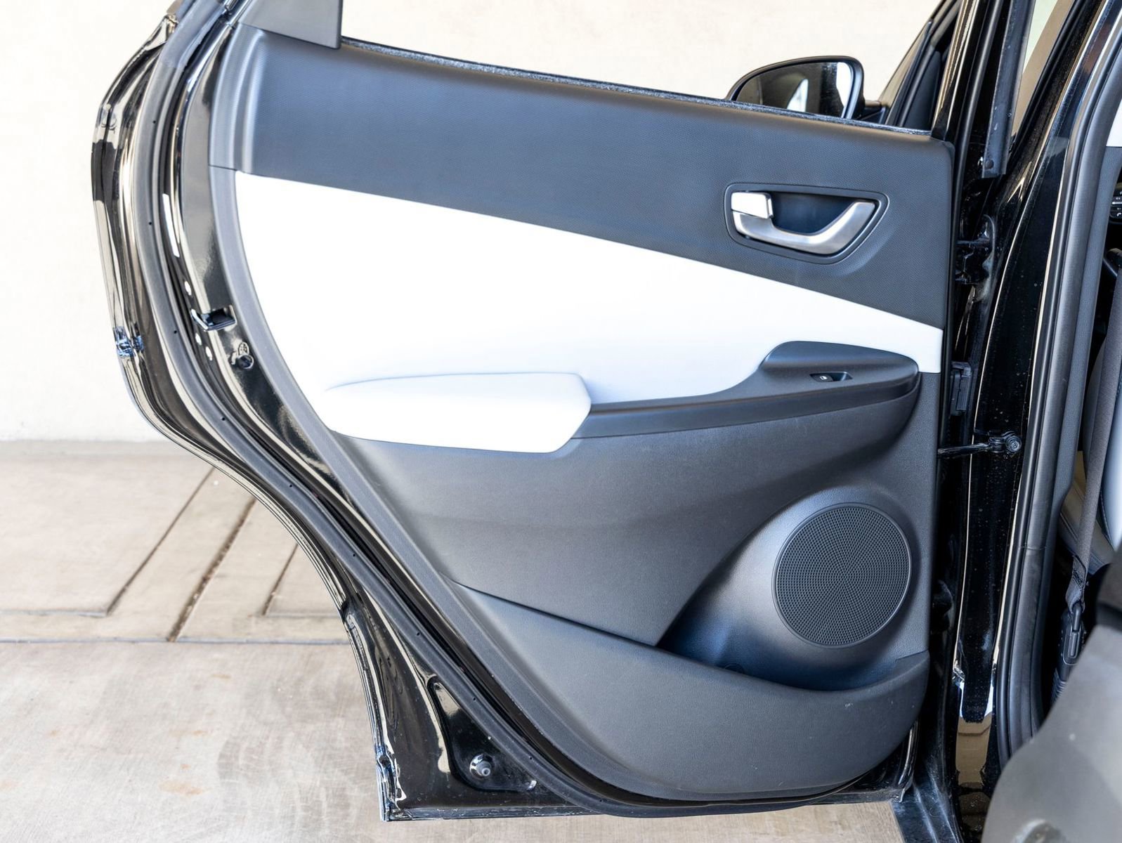 Used 2023 Hyundai Kona Limited image 20