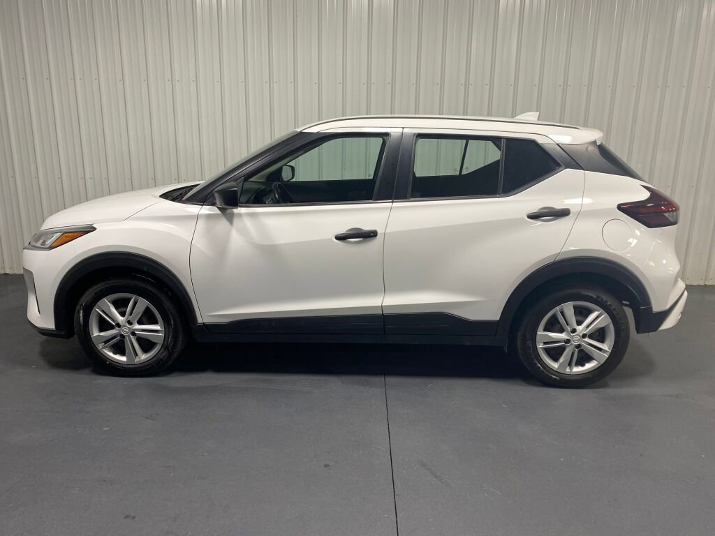 Used 2022 Nissan Kicks S image 20