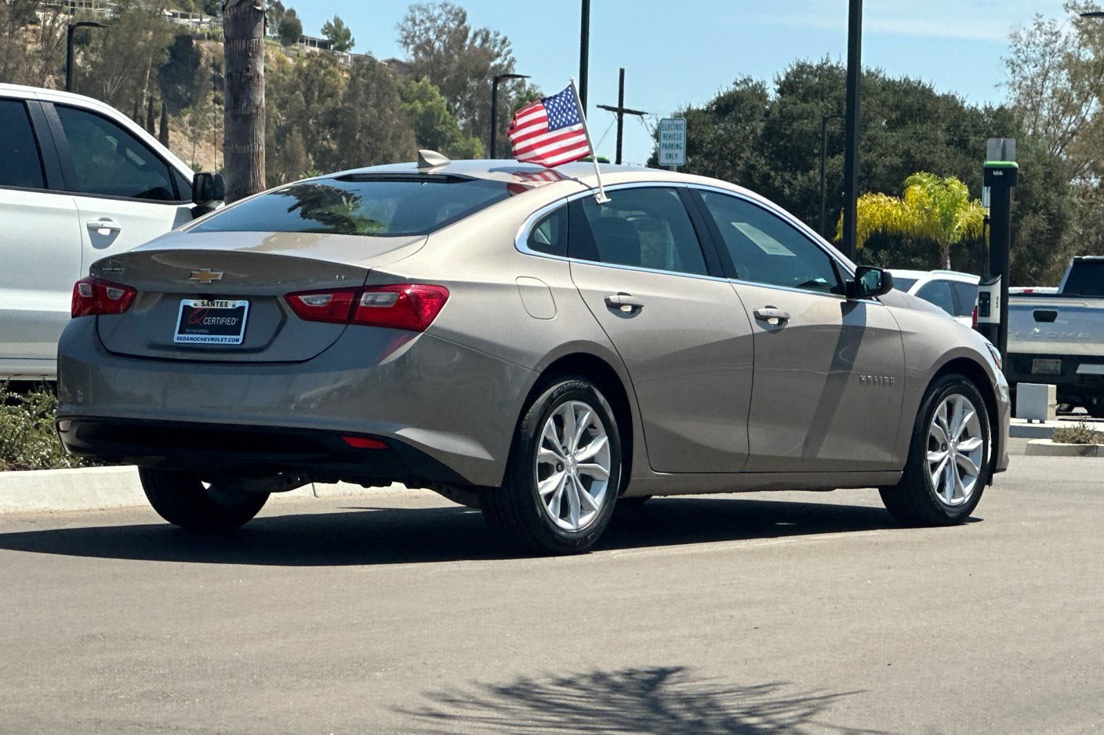 Used 2023 Chevrolet Malibu LT FWD image 4