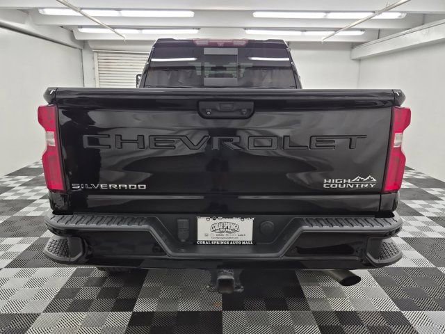Used 2022 Chevrolet Silverado 2500 High Country w/ Safety Package II image 5