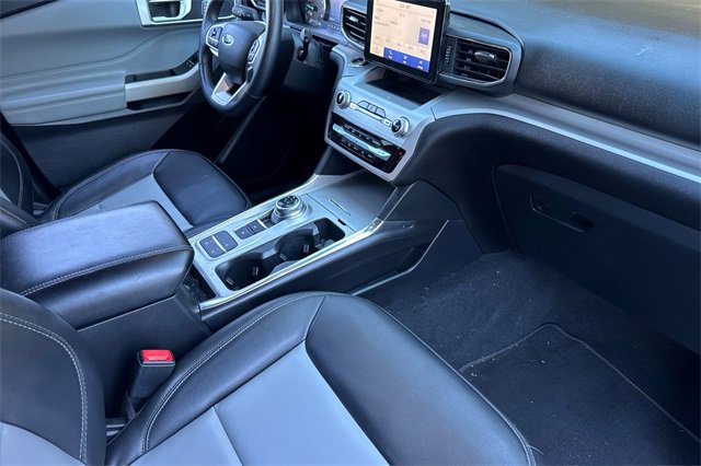 Used 2022 Ford Explorer XLT w/ Equipment Group 202A image 20