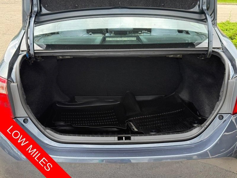 Used 2018 Toyota Corolla LE FWD image 9