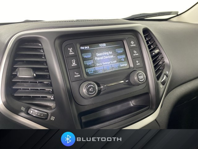 Used 2017 Jeep Cherokee Sport AWD/4WD image 2