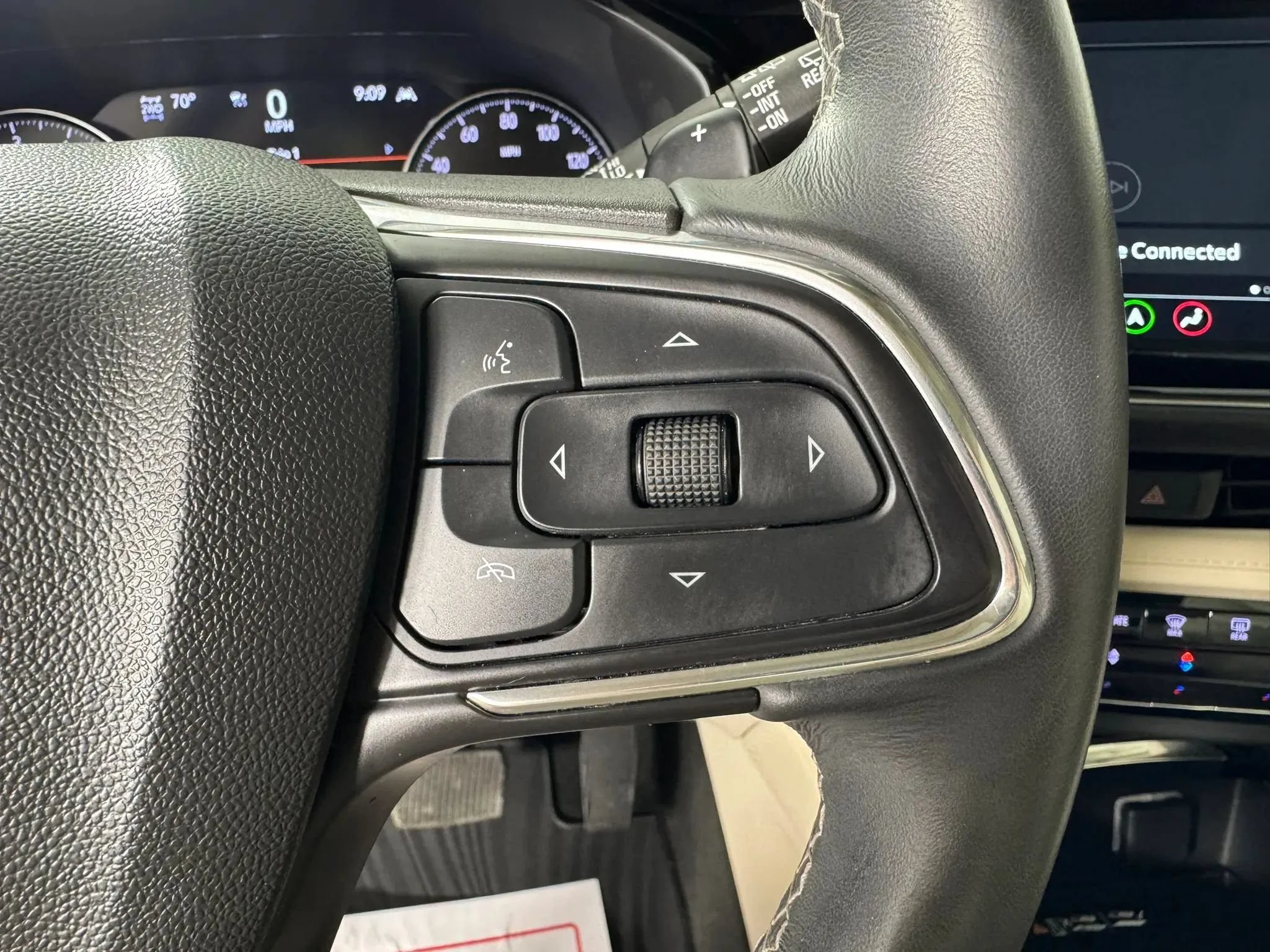Used 2023 Buick Envision Avenir AWD/4WD image 16