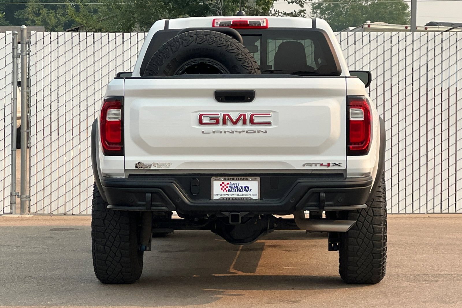Used 2024 GMC Canyon AT4X w/ AT4X AEV Edition AWD/4WD image 5