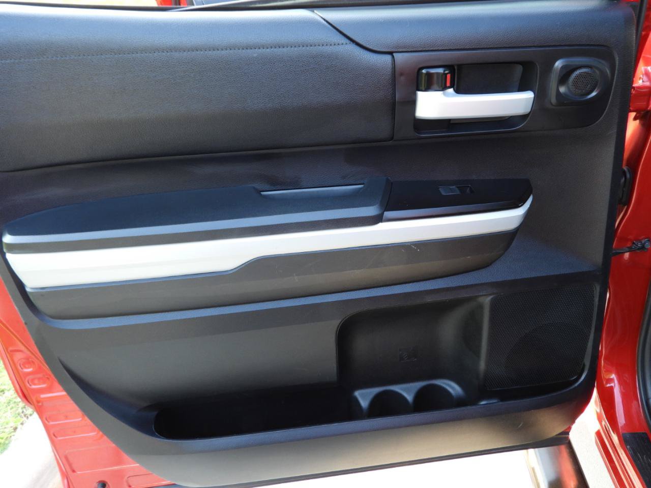 Used 2018 Toyota Tundra CrewMax SR5 w/ TRD Sport Package RWD image 59