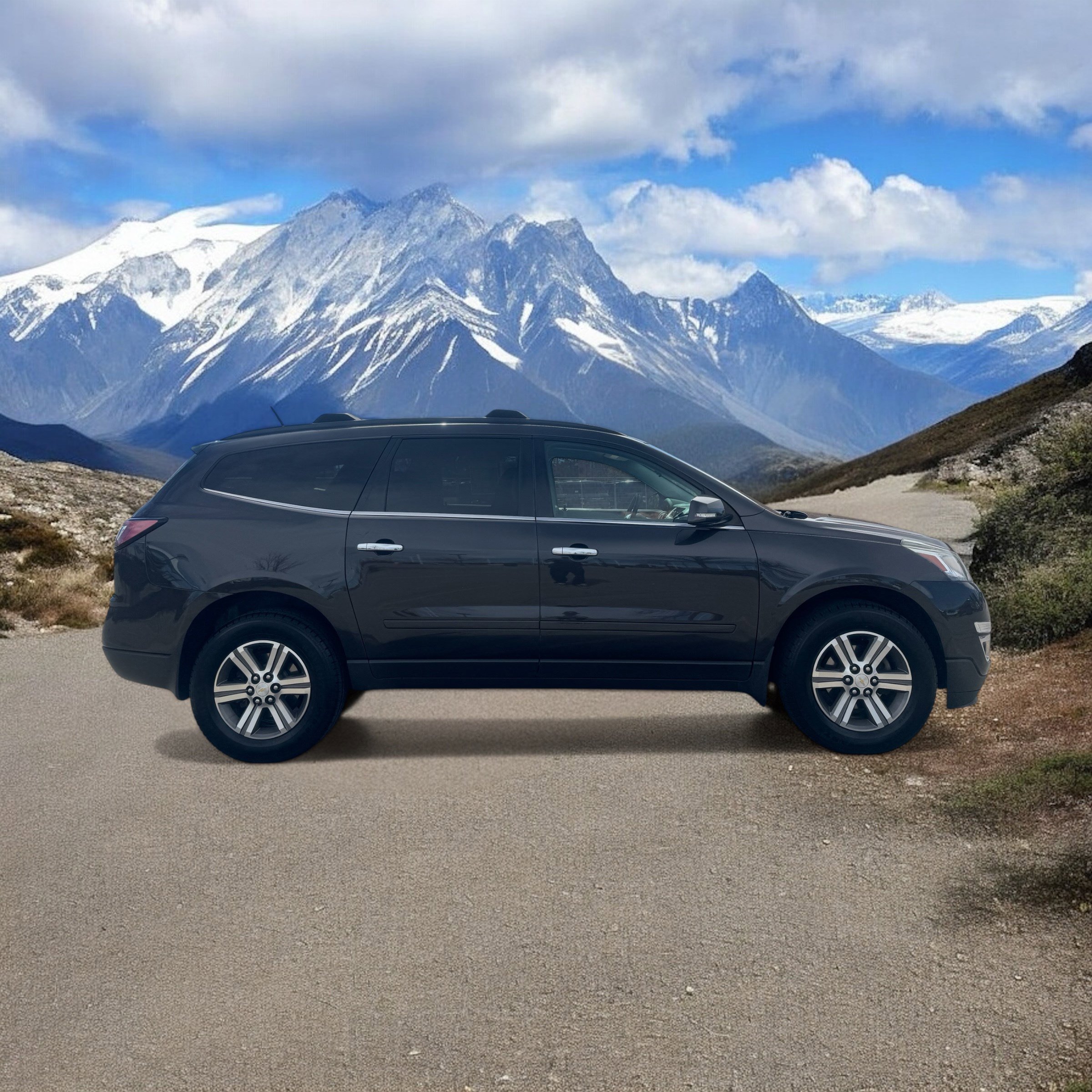 Used 2017 Chevrolet Traverse LT image 6