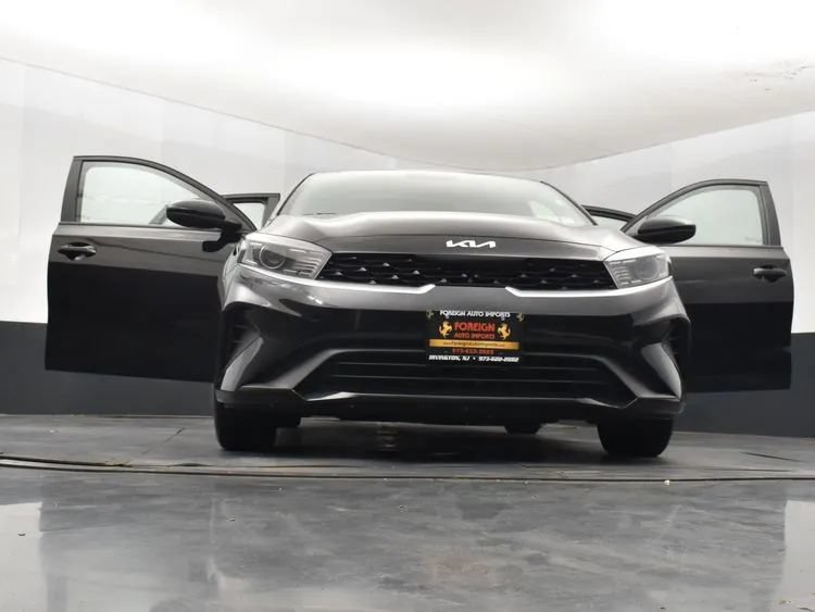 Used 2024 Kia Forte LXS FWD image 8