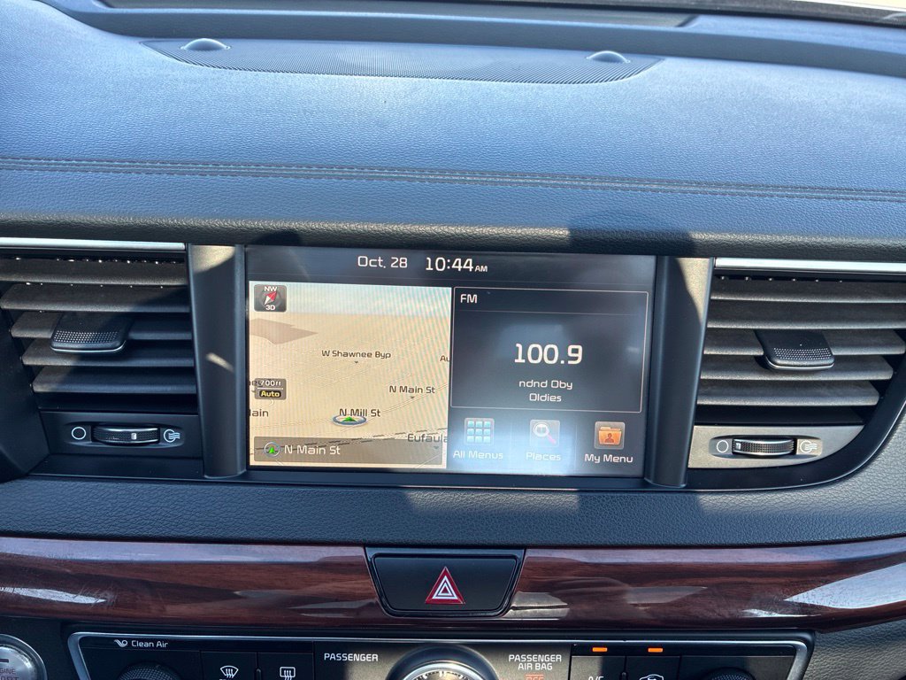 Used 2017 Kia Cadenza Premium w/ Luxury Package FWD image 20
