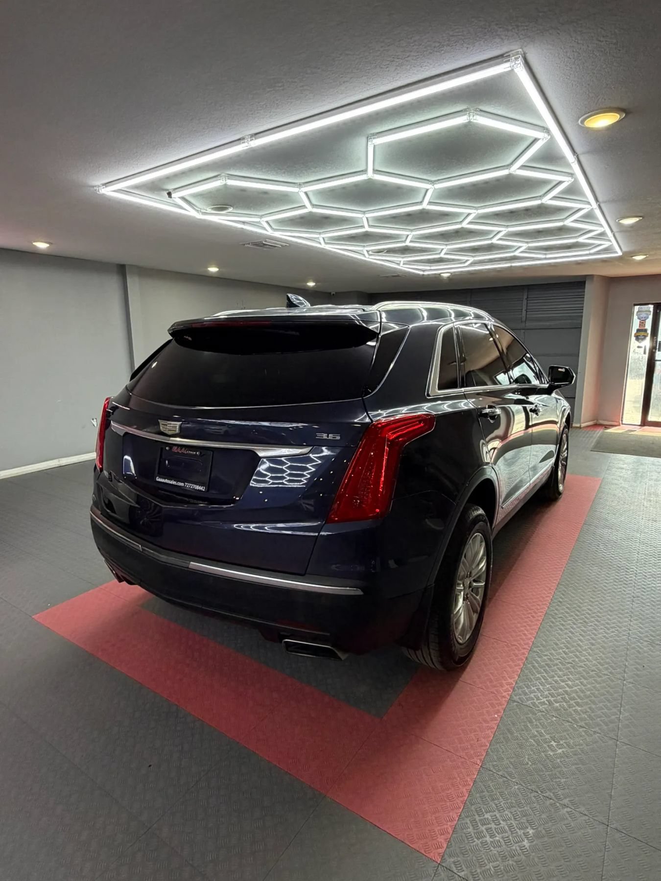 Used 2019 Cadillac XT5 FWD image 6