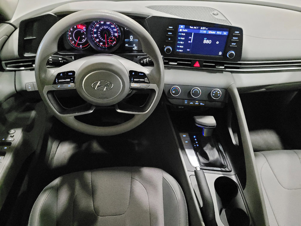 Used 2022 Hyundai Elantra SE w/ Preferred Accessory Package image 22