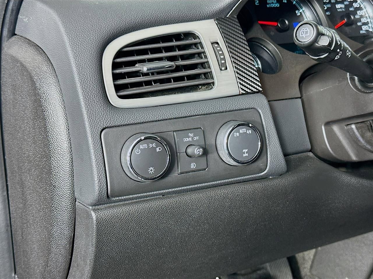 Used 2014 Chevrolet Tahoe LT AWD/4WD image 35