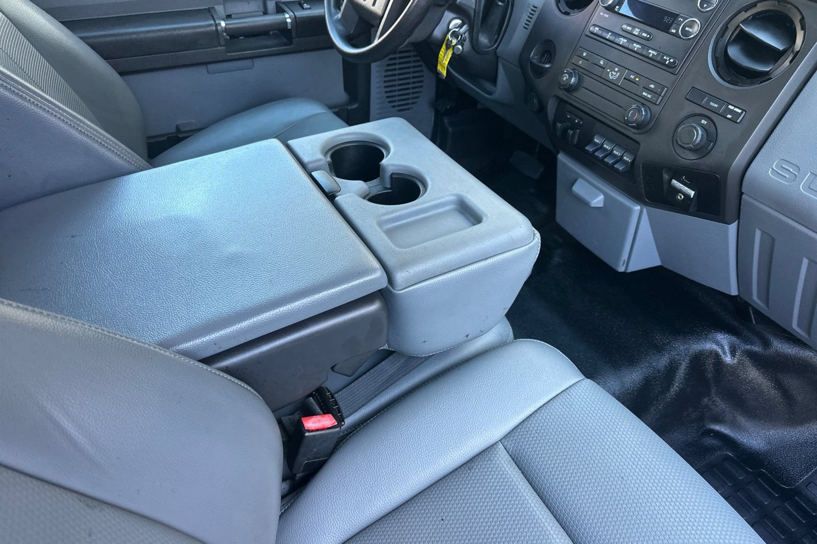 Used 2014 Ford F550 2WD Regular Cab Super Duty image 15