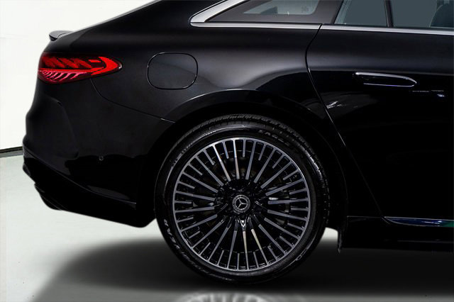 Used 2022 Mercedes-Benz EQS 580 4MATIC Sedan image 7