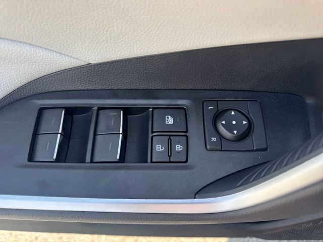 Used 2025 Toyota RAV4 XLE w/ Convenience Package image 20