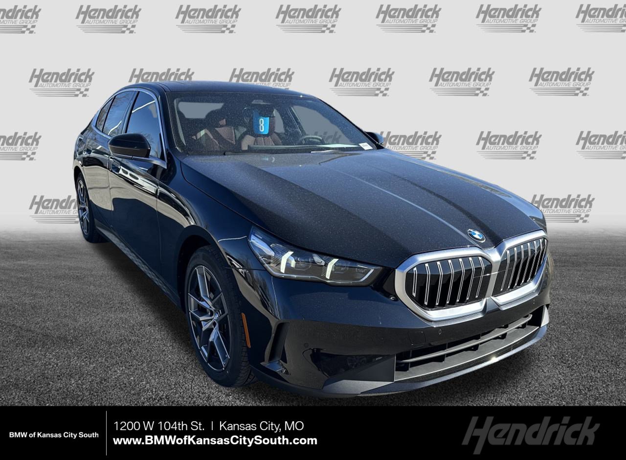 Used 2026 BMW 530i xDrive AWD/4WD image 1
