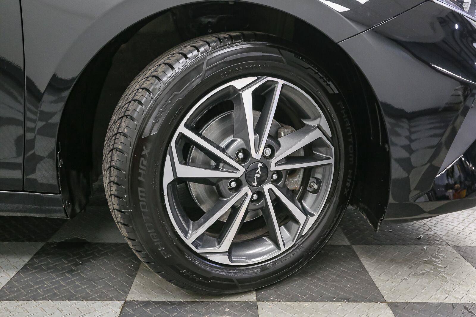 Used 2023 Kia Forte LXS FWD image 14
