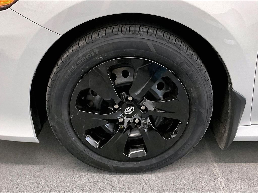 Used 2024 Toyota Camry LE FWD image 7