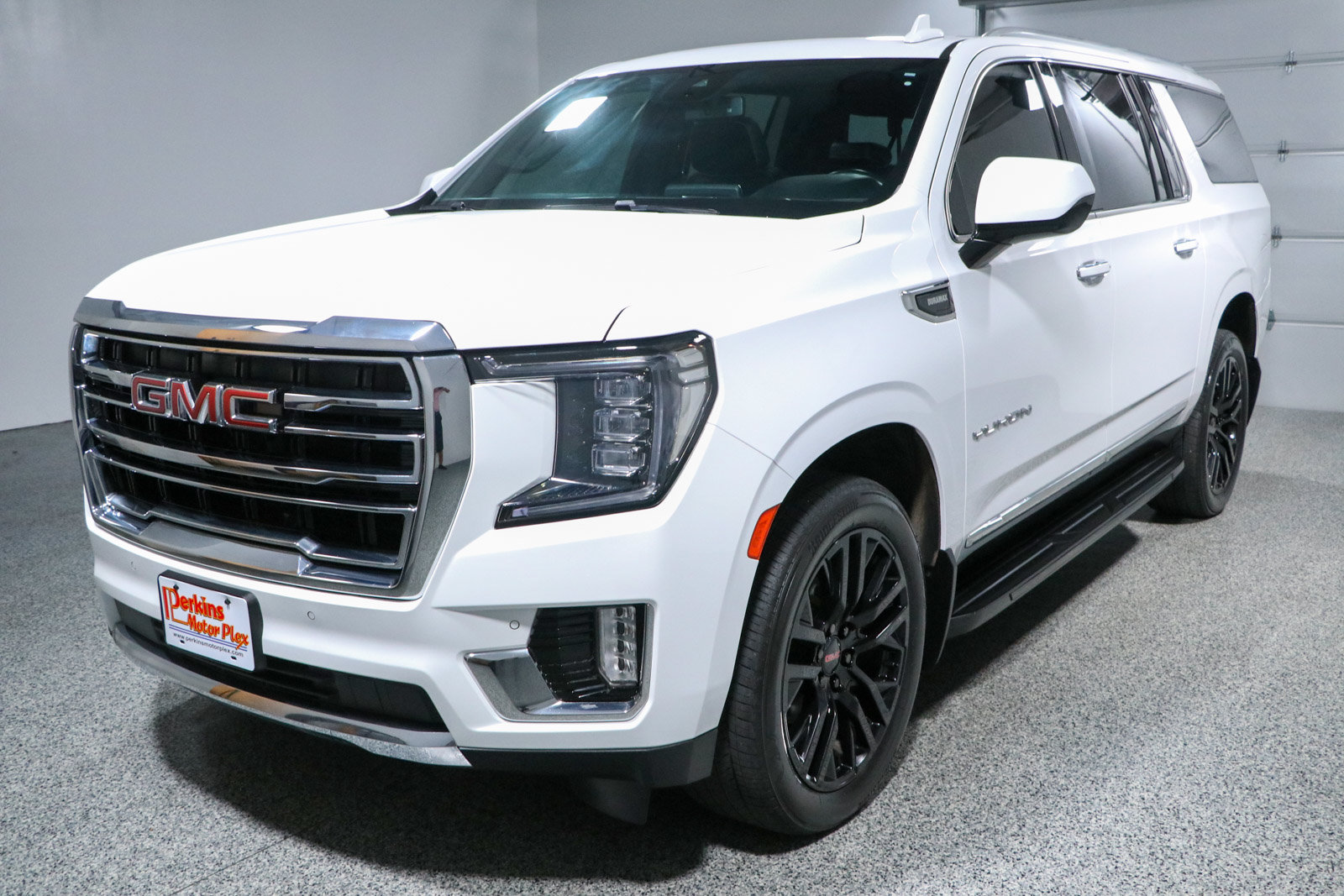 Used 2023 GMC Yukon XL SLT AWD/4WD image 37