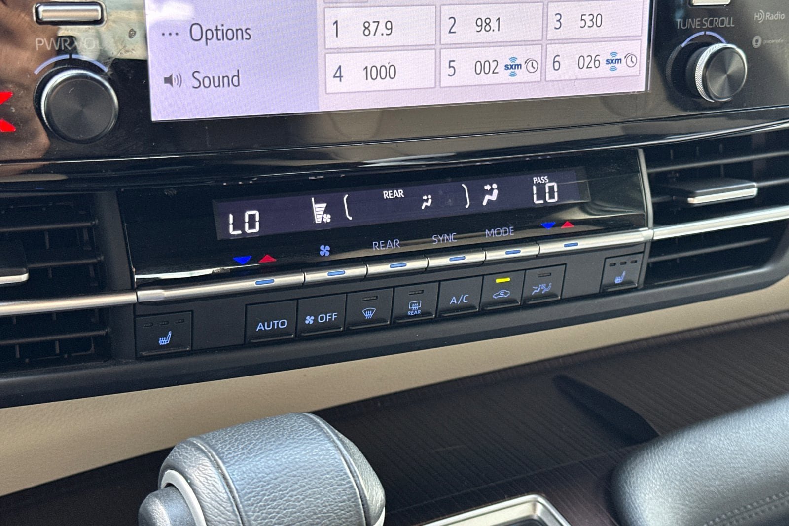 Certified 2022 Toyota Sienna XLE AWD/4WD image 21