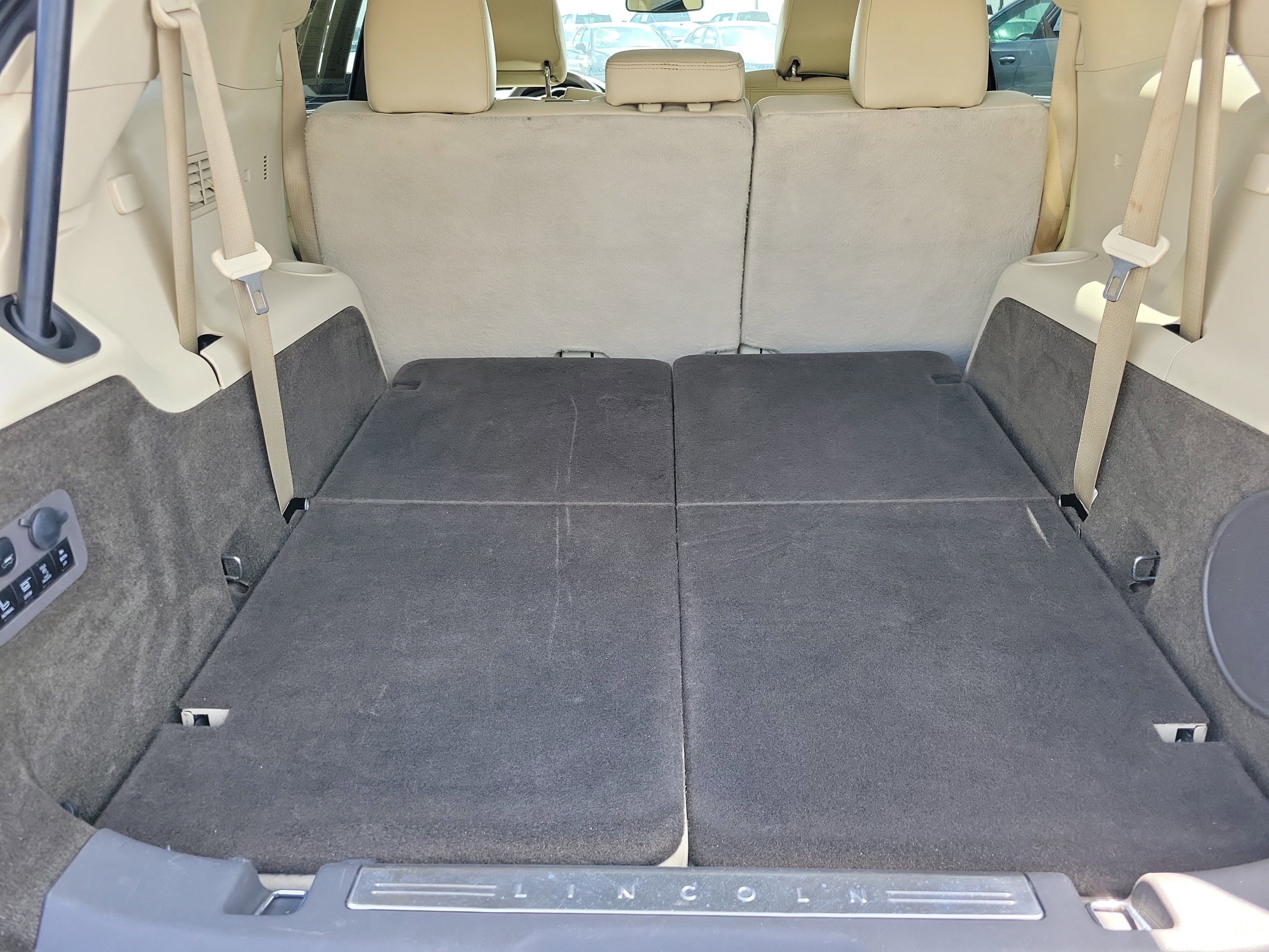 Used 2019 Lincoln MKT AWD image 22