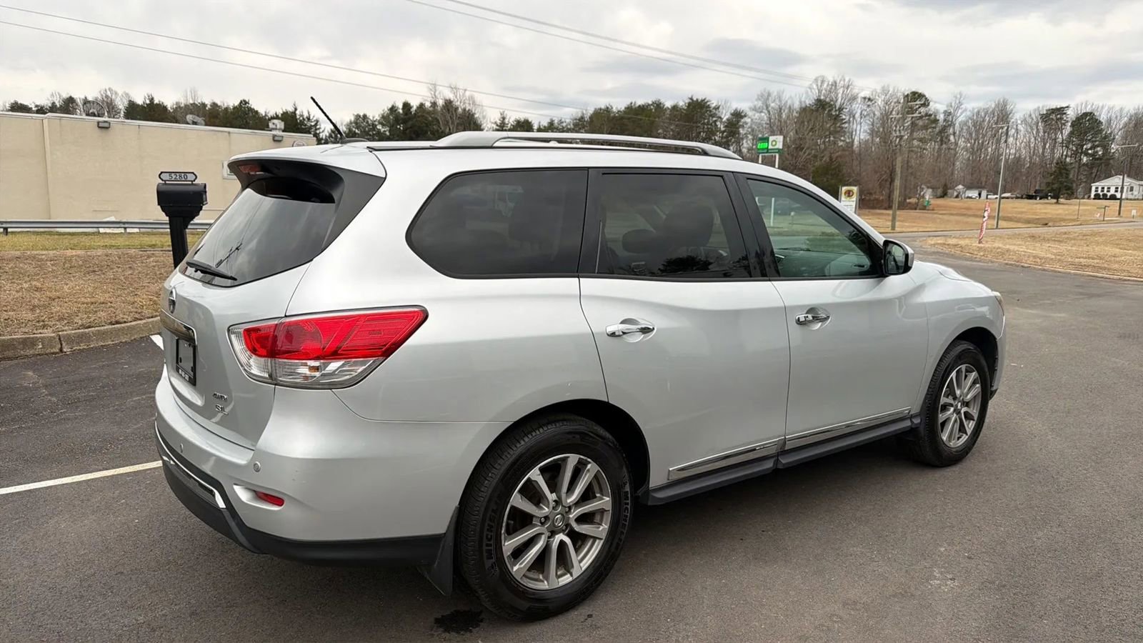 Used 2013 Nissan Pathfinder SL image 6