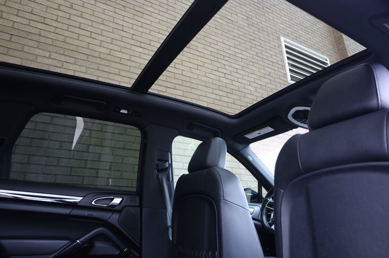 Used 2018 Porsche Cayenne AWD/4WD image 28