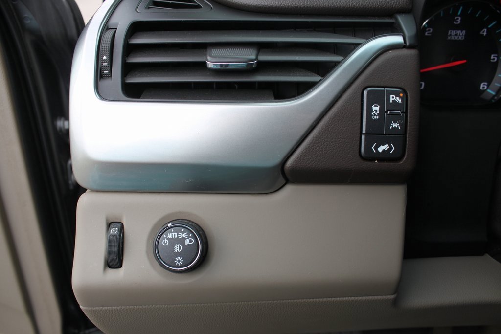 Used 2018 Chevrolet Tahoe LT image 12