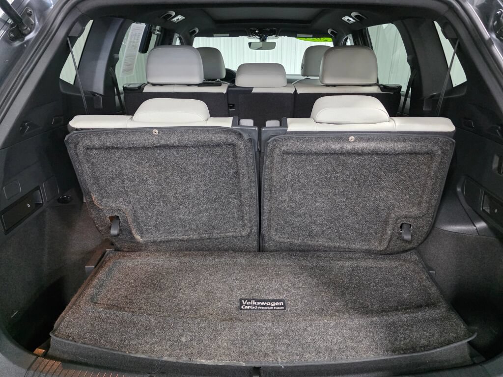 Used 2021 Volkswagen Tiguan SE R-Line w/ 3rd Row Seat Package AWD/4WD image 11