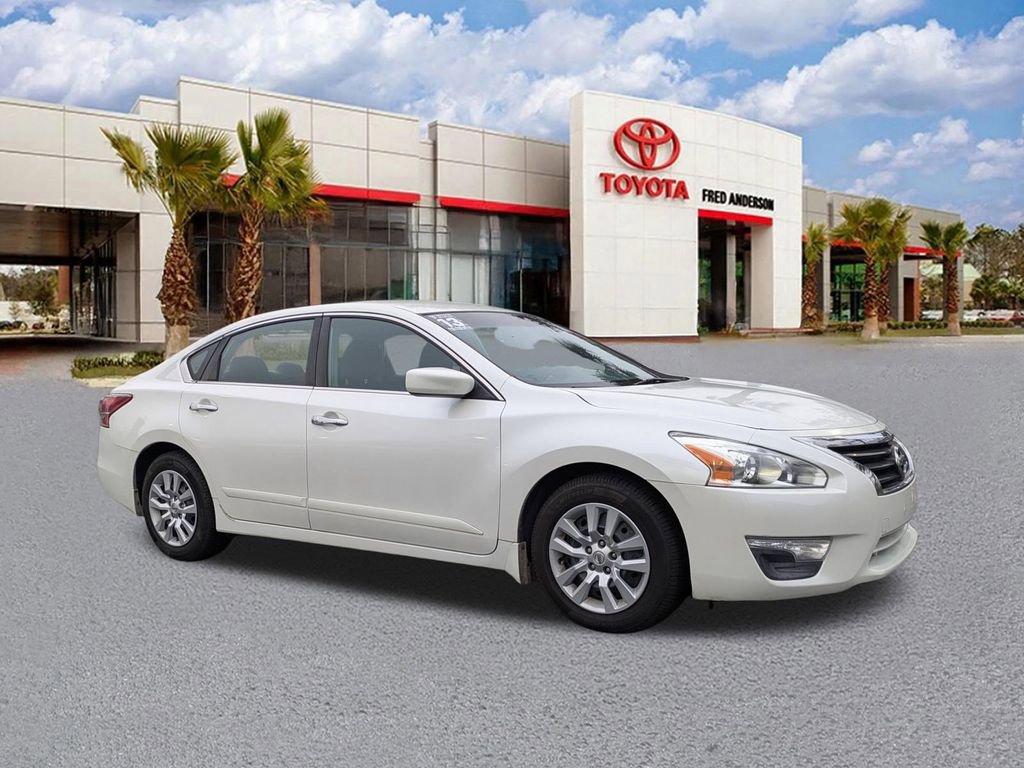 Used 2013 Nissan Altima 2.5 S image 1