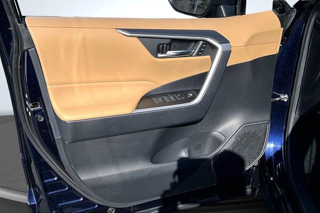 Used 2023 Toyota RAV4 XLE Premium image 20