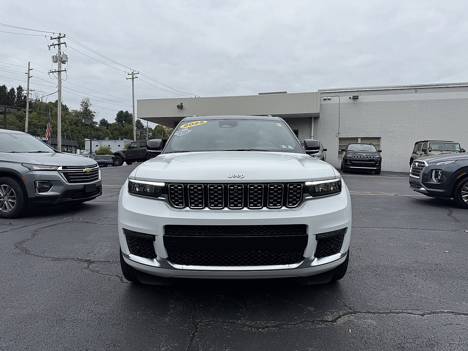 Certified 2025 Jeep Grand Cherokee L Summit AWD/4WD image 2