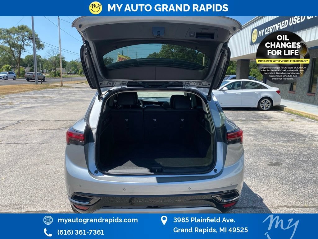 Used 2023 Buick Envision Essence w/ Sport Touring Package AWD/4WD image 9