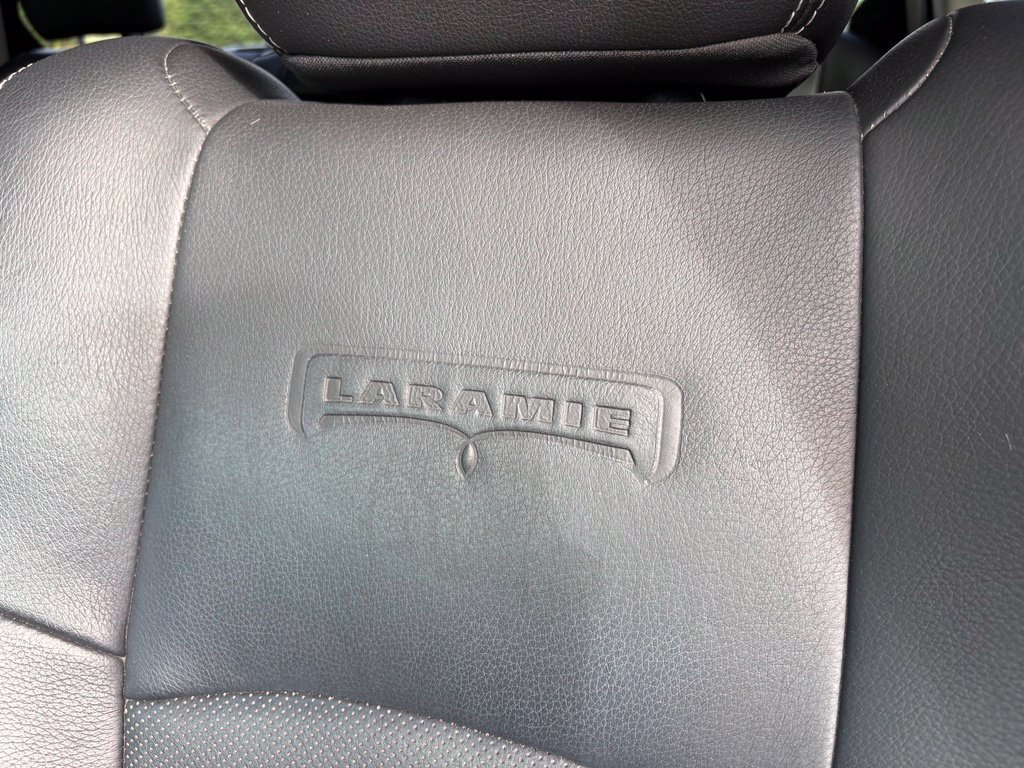 Used 2016 RAM 1500 Laramie w/ Convenience Group AWD/4WD image 4