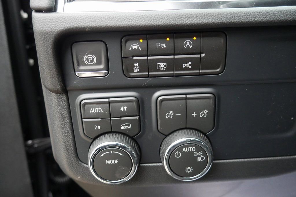 New 2026 Chevrolet Suburban LS image 11