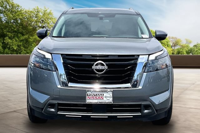 Certified 2024 Nissan Pathfinder SV FWD image 2
