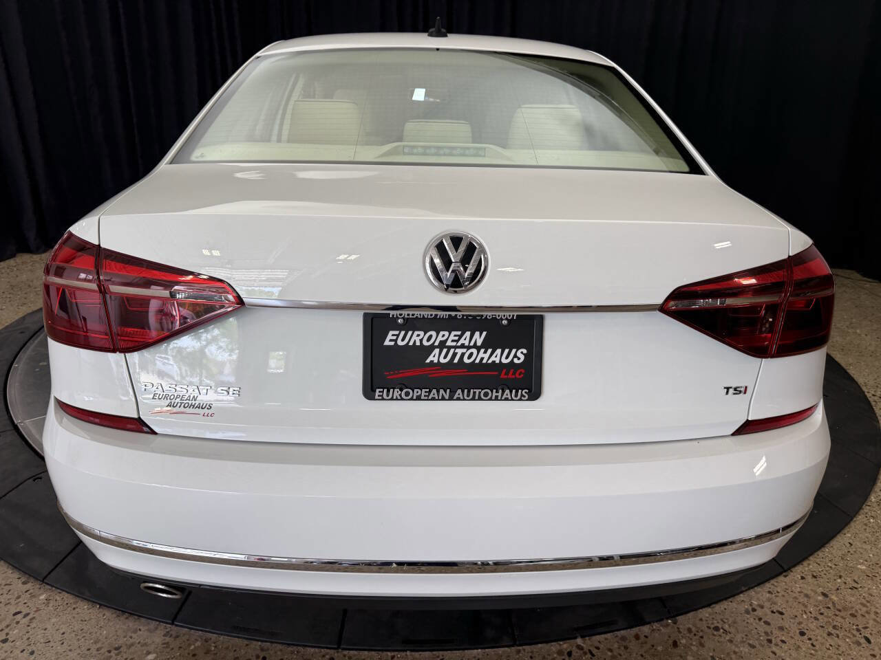 Used 2017 Volkswagen Passat 1.8T SE FWD image 7