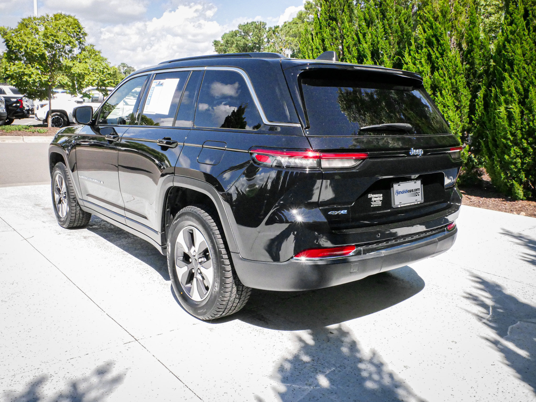 Used 2024 Jeep Grand Cherokee Limited 4xe AWD/4WD image 8