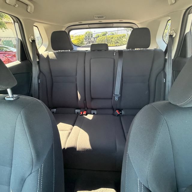 Used 2024 Nissan Rogue S FWD image 29