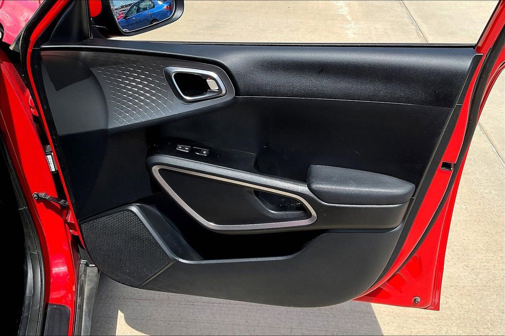 Certified 2022 Kia Soul LX w/ Technology Package image 24