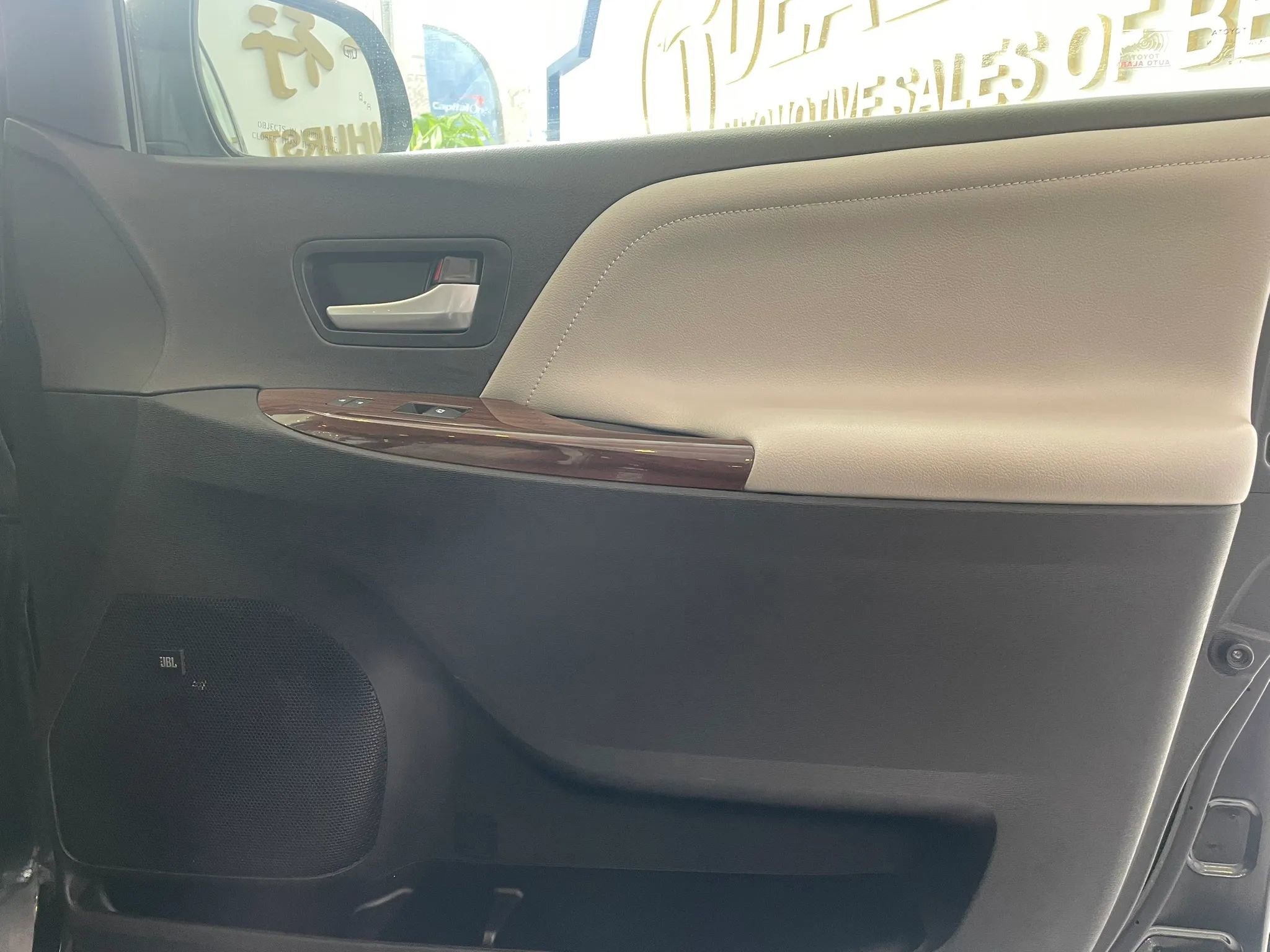 Used 2015 Toyota Sienna Limited Premium AWD/4WD image 26