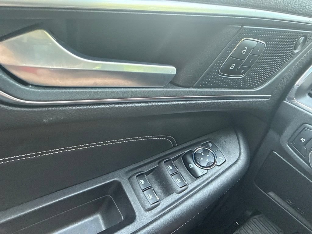 Used 2024 Ford Edge Titanium AWD/4WD image 31